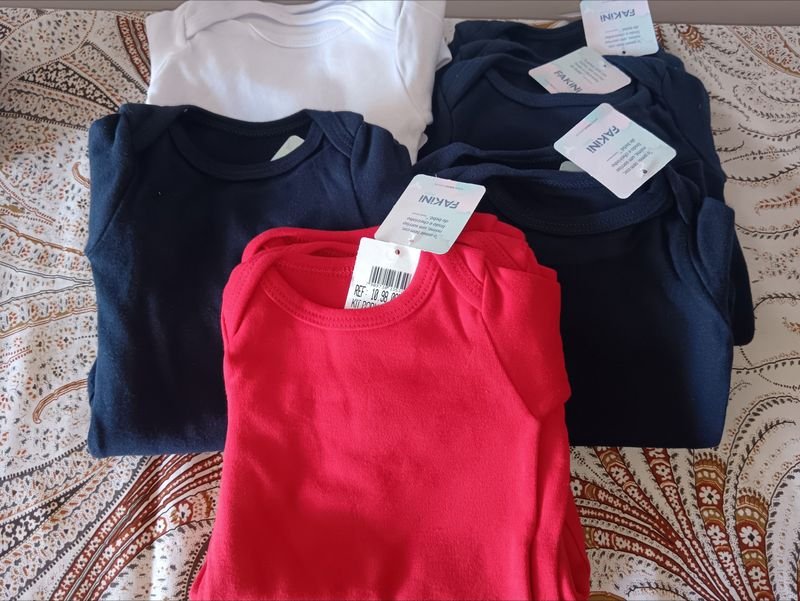 Lote siguiente: Ropa para bebés varón