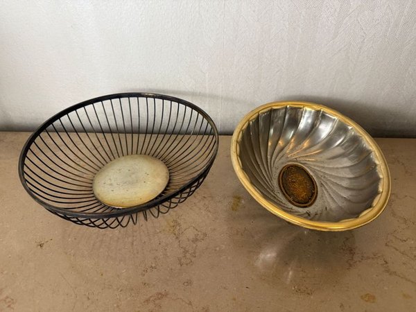 Dos Paneras de Metal en Excelente Condición