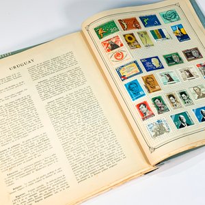 Álbum Clasificador de Sellos de Varios Países con Decoración de Sellos - imagen 3