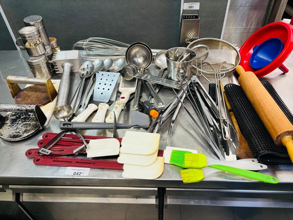 Lote de 54 Piezas de Utensilios de Cocina para Gastronomía