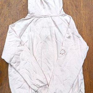 Lote de Ropa Femenina: Chaqueta, Musculosas, Canguro, Short y Más - imagen 17