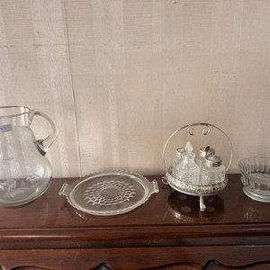 Lote anterior: Jarra de Vidrio con Grabados y Set de Condimentos Vintage