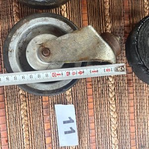 Lote de 12 Ruedas Giratorias Metálicas y de Goma - imagen 5