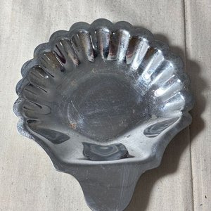 Conjunto de Ceniceros y Platos Pequeños de Porcelana y Metal - imagen 4