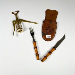 Dos piezas, sacacorchos y juego de cubiertos con estuche - imagen 2