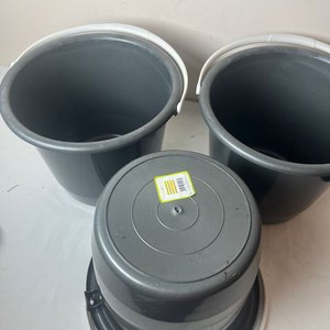 Set de 3 Baldes Plásticos Nuevos Grises - imagen 7