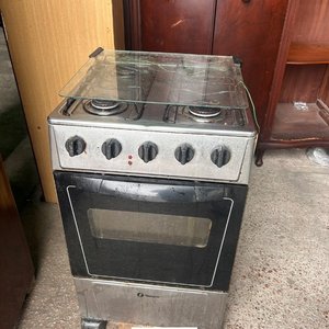 Lote siguiente: Cocina a Gas con Anafe y Horno