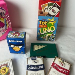 Lote de Juegos: Cartas, Dominó y Maletín Barbie Diseñadora - imagen 6