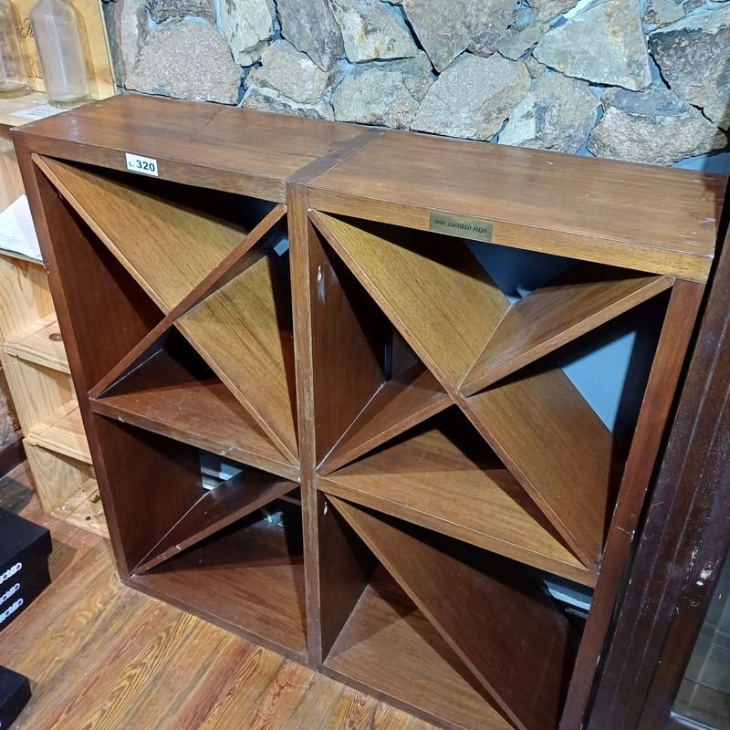 Estanteria en forma de X, medidas: 1,26m x 35cm x 1,30m - imagen 2