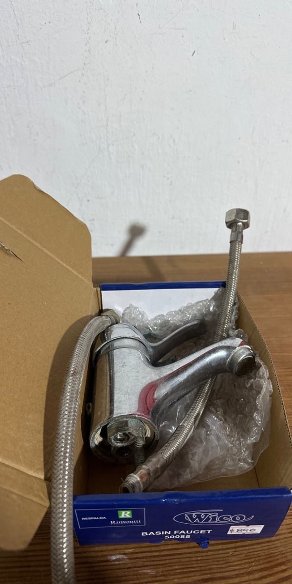 Grifería de Lavatorio Cromada con Mangueras