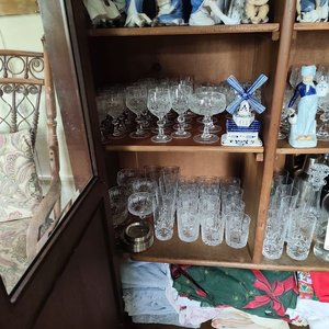 Biblioteca Antigua de Madera con Estantes Regulables y Vidrios Biselados - imagen 6