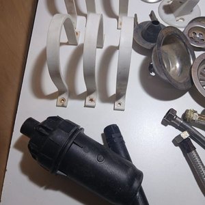 Lote de Accesorios y Repuestos de Plomería Varios - imagen 3