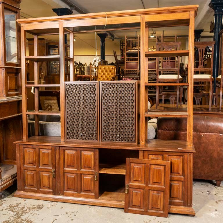 Mueble estante con luz superior y equipo de música - imagen 1