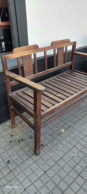 Sillon de Sala en Madera de 2 Cuerpos en Buen Estado - imagen 3