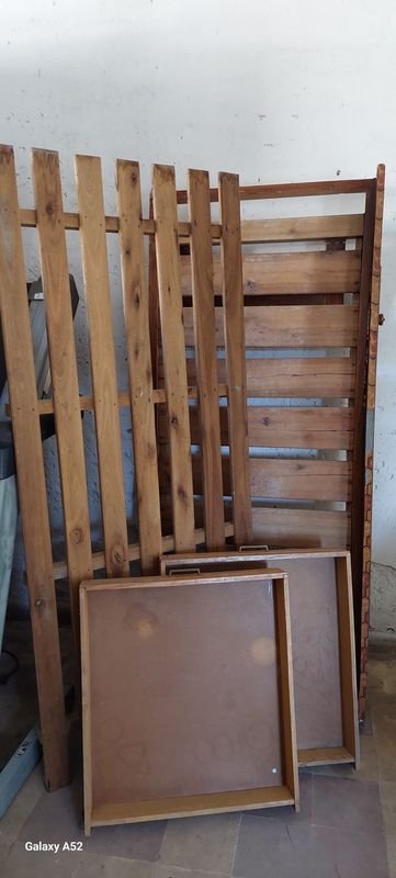 Muebles antiguos de cama y accesorios - imagen 1