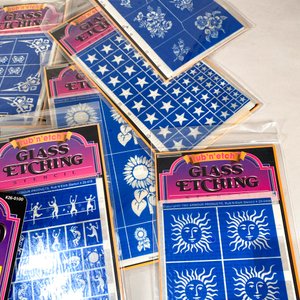Lote de Adhesivos y Stencils para Grabado en Cristal "Rub'n'Etch" - imagen 4