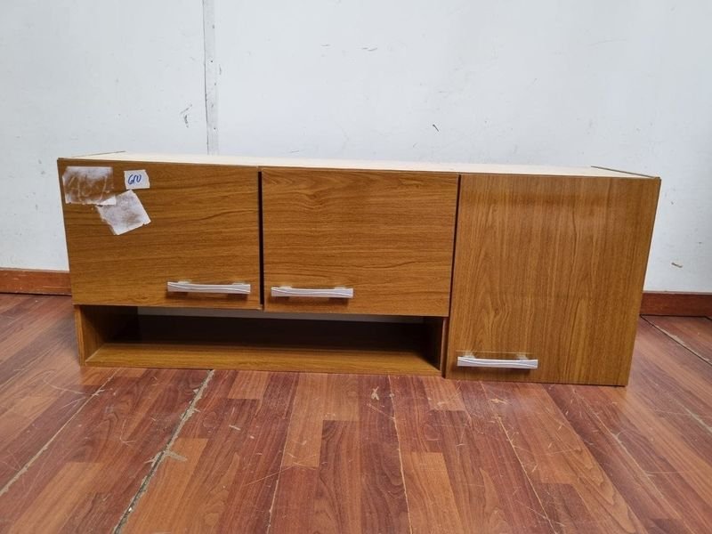 Mueble Aéreo de Madera con Puertas y Estante Abierto