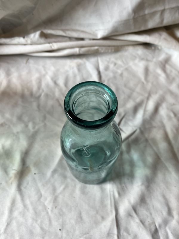 Botella de vidrio de 1L Conaprole en perfecto estado - imagen 2