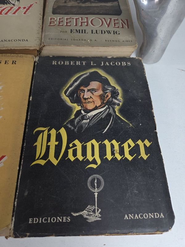 Colección de libros antiguos sobre música clásica - imagen 4