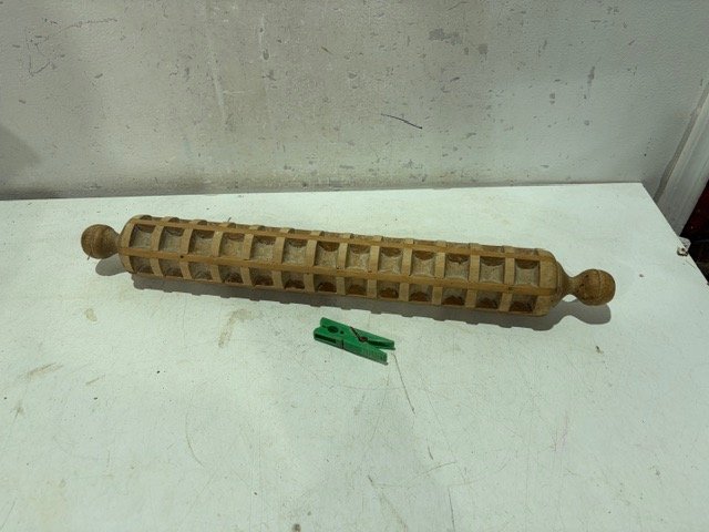 Palote para Ravioles de Madera con Diseño Cuadrado
