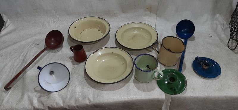 Lote siguiente: Colección de cerámica y porcelana