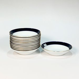Lote siguiente: Doce Platos Hondos de Porcelana Noritake Monaco Blancos y Azules