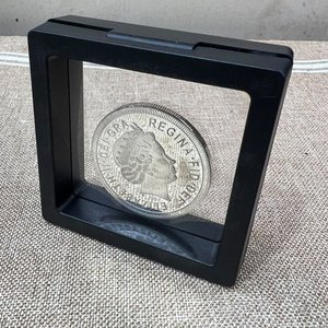 Lote siguiente: Medalla Conmemorativa Reina Isabel II con Estuche Expositor