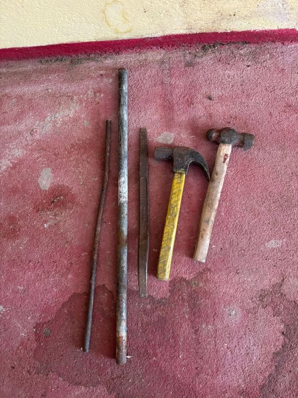 Lote anterior: Martillos y herramientas de trabajo