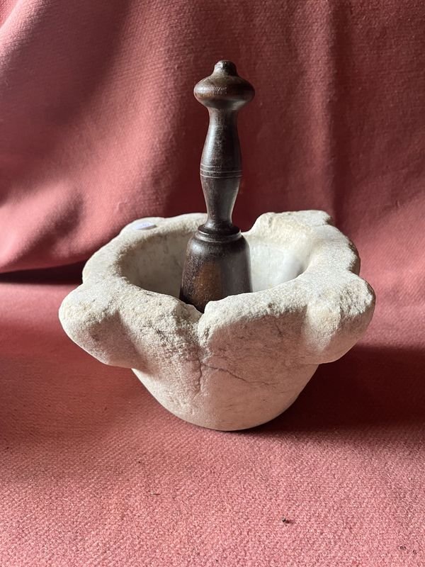 Antiguo Mortero de Marmol con Mano de Madera - Pieza Única y Artística - imagen 1