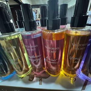 Lote siguiente: Perfumes Victoria's Secret Nuevos Sellados 230ml