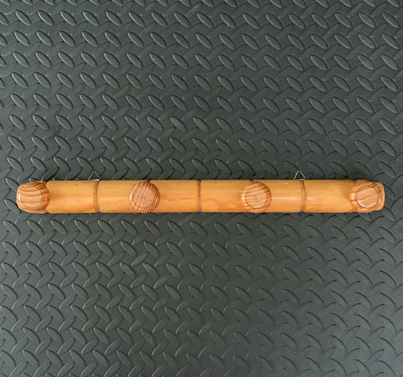Perchero en madera con 4 perchas - imagen 2