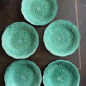 Conjunto de 5 Platos Verdes Esmeralda con Diseño de Hoja en Relieve - Gien France - imagen 9