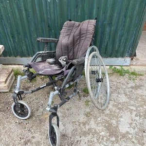 Lote siguiente: Silla de Ruedas para Reparar