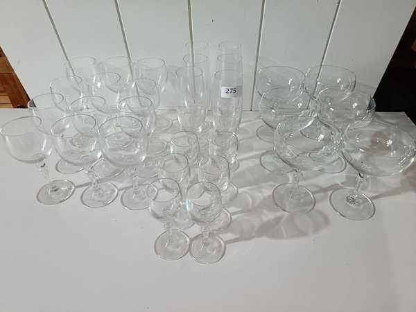 Juego de Cristalería Incompleto: 30 Copas Variadas - imagen 1