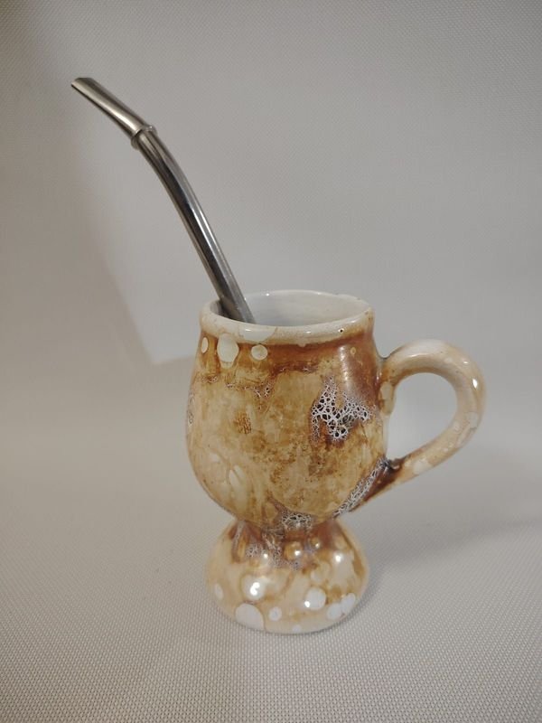 Lote anterior: Mate de cerámica pintado con bombilla
