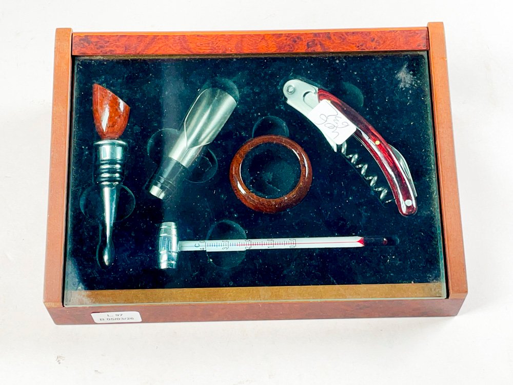 Estuche para vinos con accesorios - imagen 2