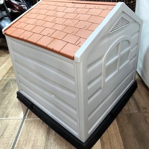 Casa para Mascotas Rimax Grande, Plástico Resistente, Techo Marrón - imagen 6