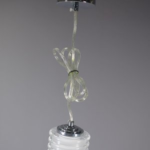 Lámpara Colgante de Tres Luces con Base Metálica y Tulipanes Acrílicos - imagen 4