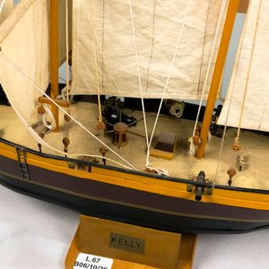 Maqueta de Barco a Vela "Kelly" Británico en Madera - 40 x 50 cm - imagen 3