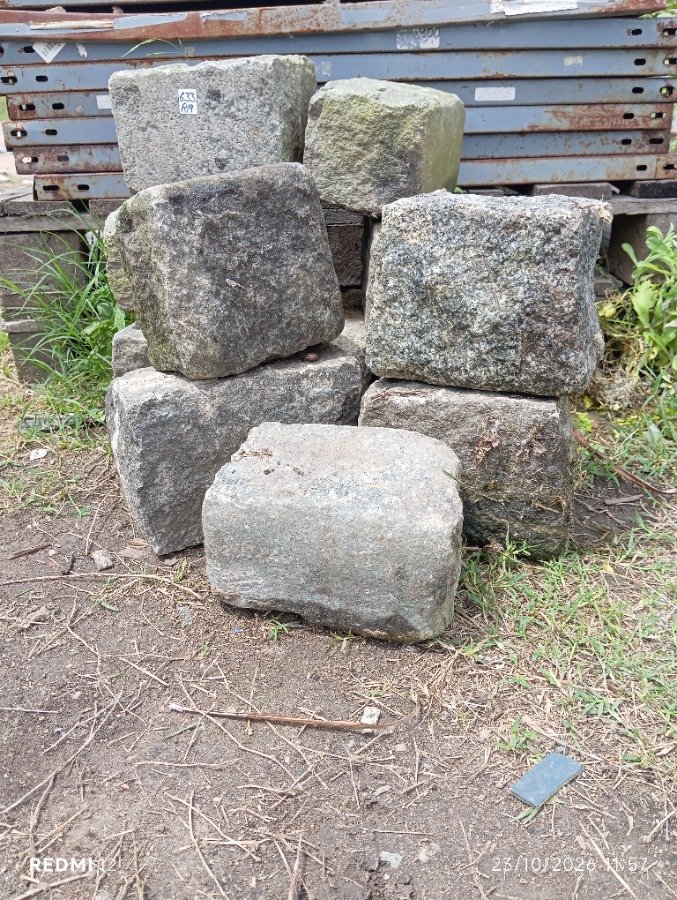 12 Adoquines de Granito para Construcción o Decoración