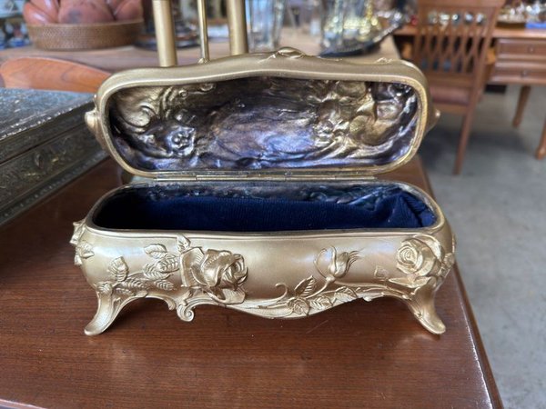 Joyero de gran tamaño en metal dorado - imagen 2