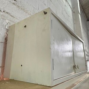 Armario Metálico Blanco de Pared con Dos Puertas - imagen 3