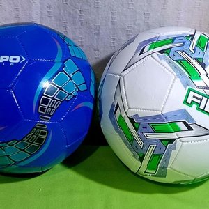 Lote siguiente: Dos Pelotas de Fútbol Filippo Calcio y Plus