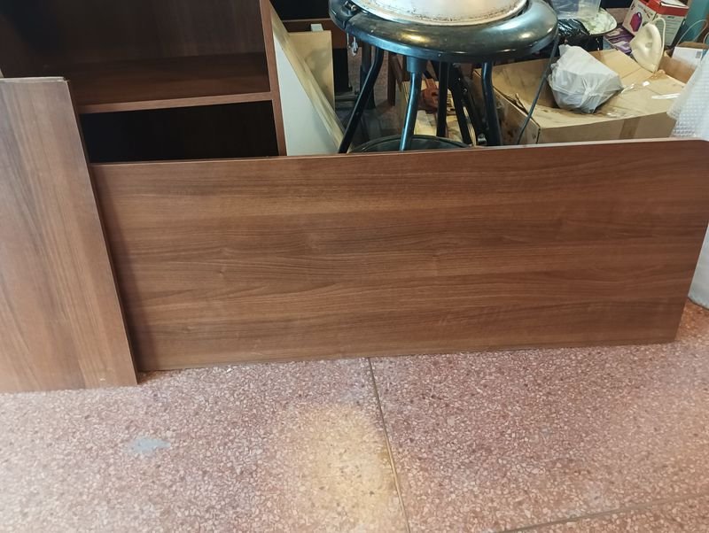 Escritorio con biblioteca de 4 estantes en madera - imagen 6