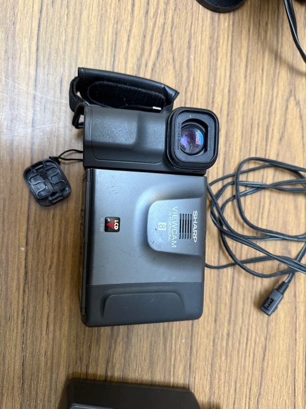 Equipos de fotografía profesionales JVC y Sharp - imagen 6