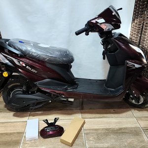 Scooter Eléctrica con Batería de Litio 48V/800W y Cargador - imagen 4