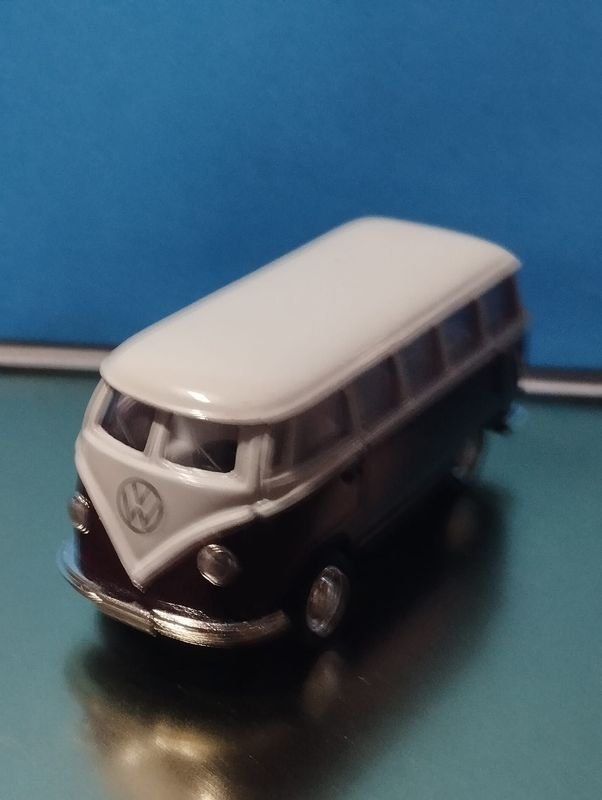 Lote anterior: MINIATURA Volkswagen Combi de metal, 6 cm de largo