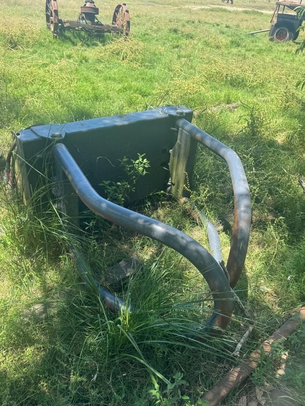 Item 840832 - Image 1