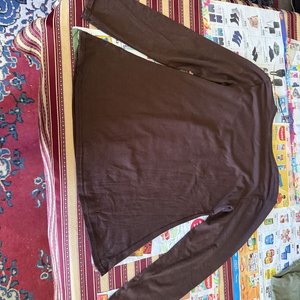 Lote de 5 Prendas de Vestir: Pantalón, Suéter y Blusas - imagen 12