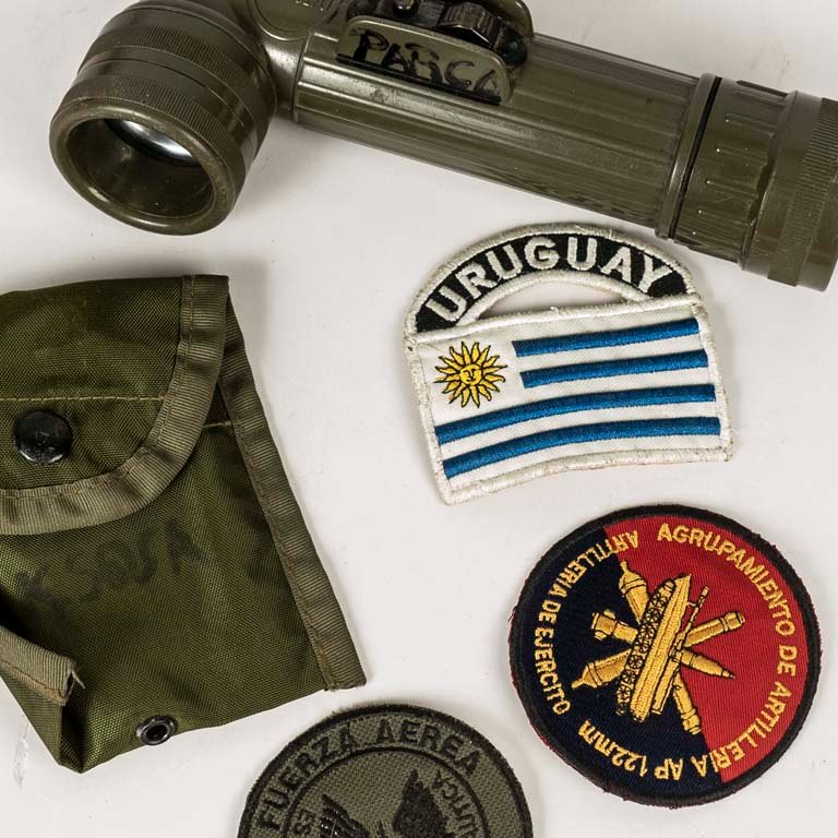 Linterna militar Fulton hecha en USA con guarda cartuchos y parches de tela - imagen 2